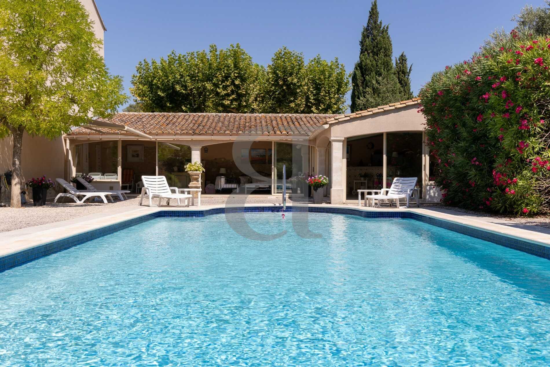 Rumah di Pernes-les-Fontaines, Provence-Alpes-Cote d'Azur 10826085