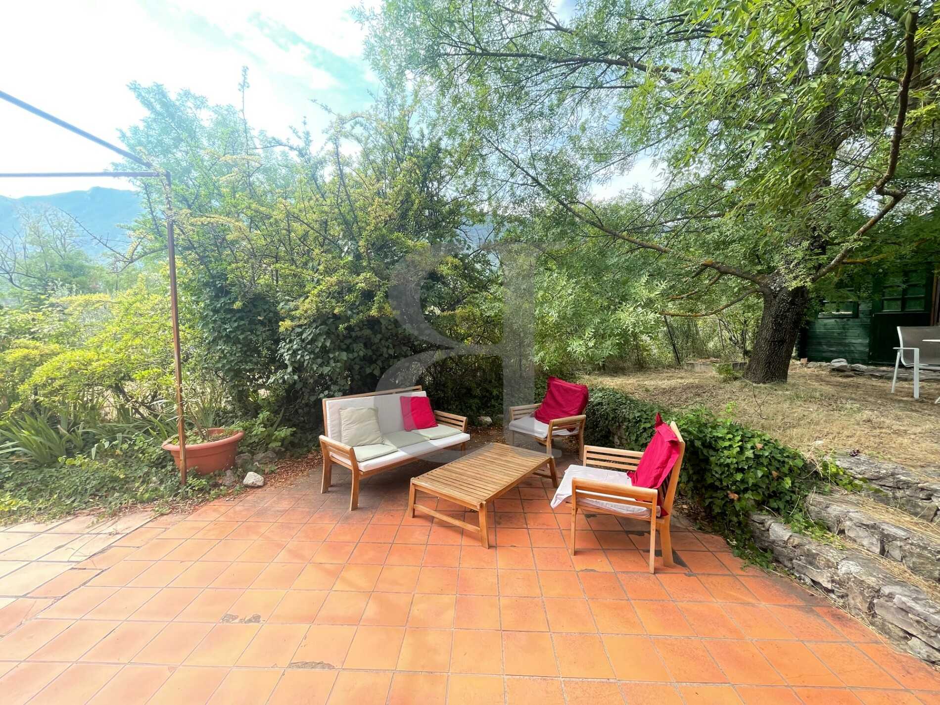 House in Trets, Provence-Alpes-Cote d'Azur 10826100
