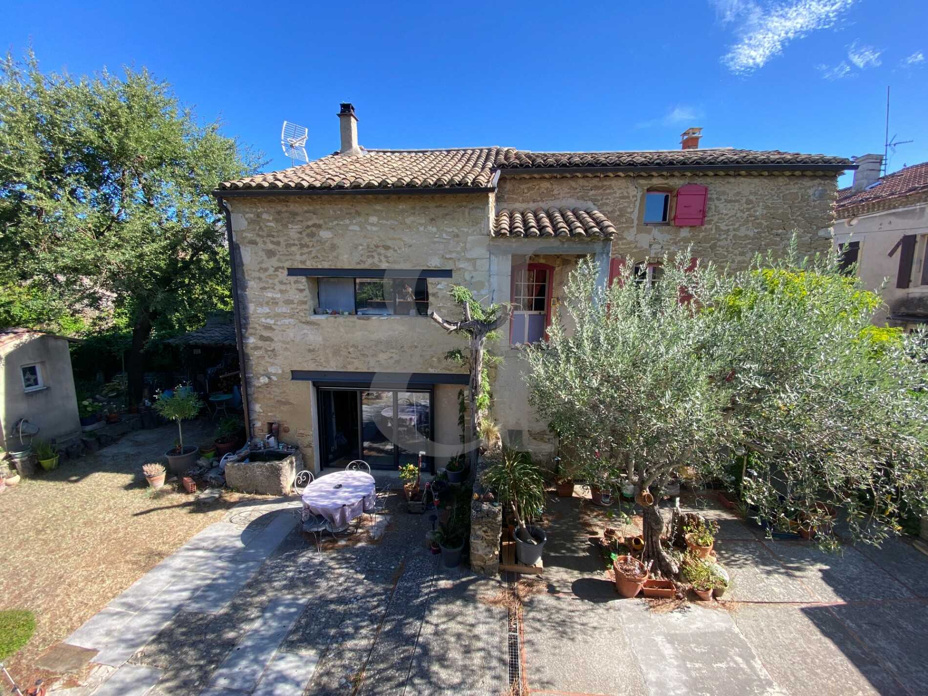 rumah dalam Grillon, Provence-Alpes-Côte d'Azur 10826101