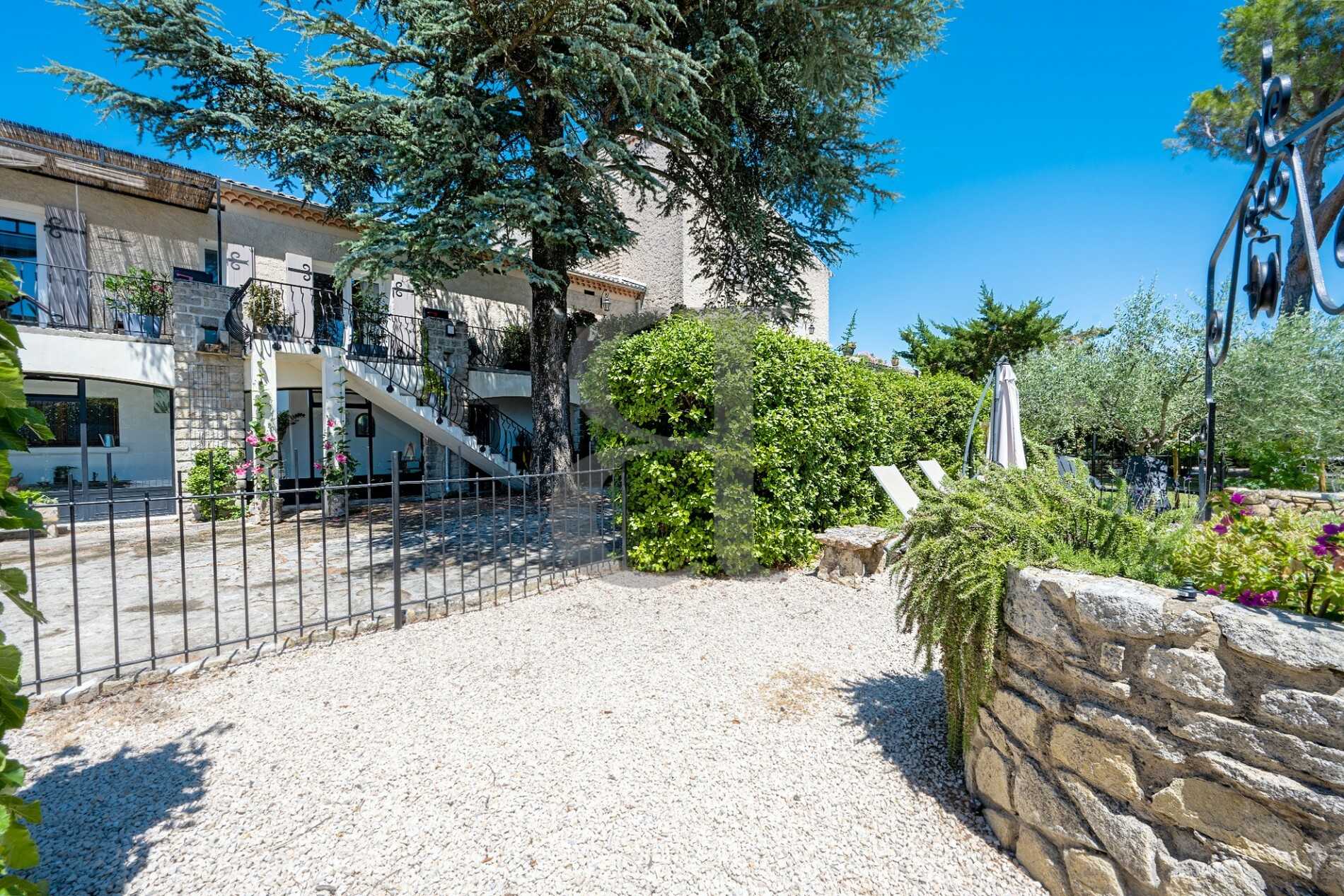 loger dans Vacqueyras, Provence-Alpes-Côte d'Azur 10826323