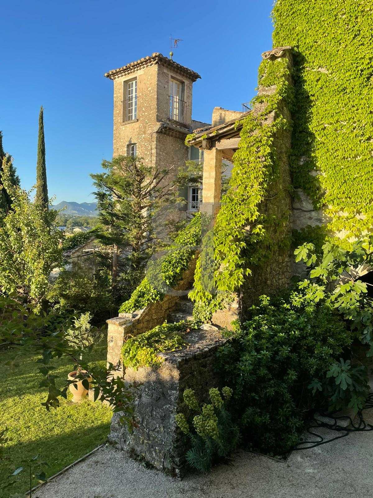 Hus i Vaison-la-Romaine, Provence-Alpes-Cote d'Azur 10826365
