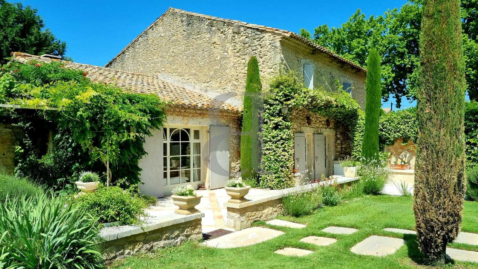 房子 在 Eygalières, Provence-Alpes-Côte d'Azur 10826378