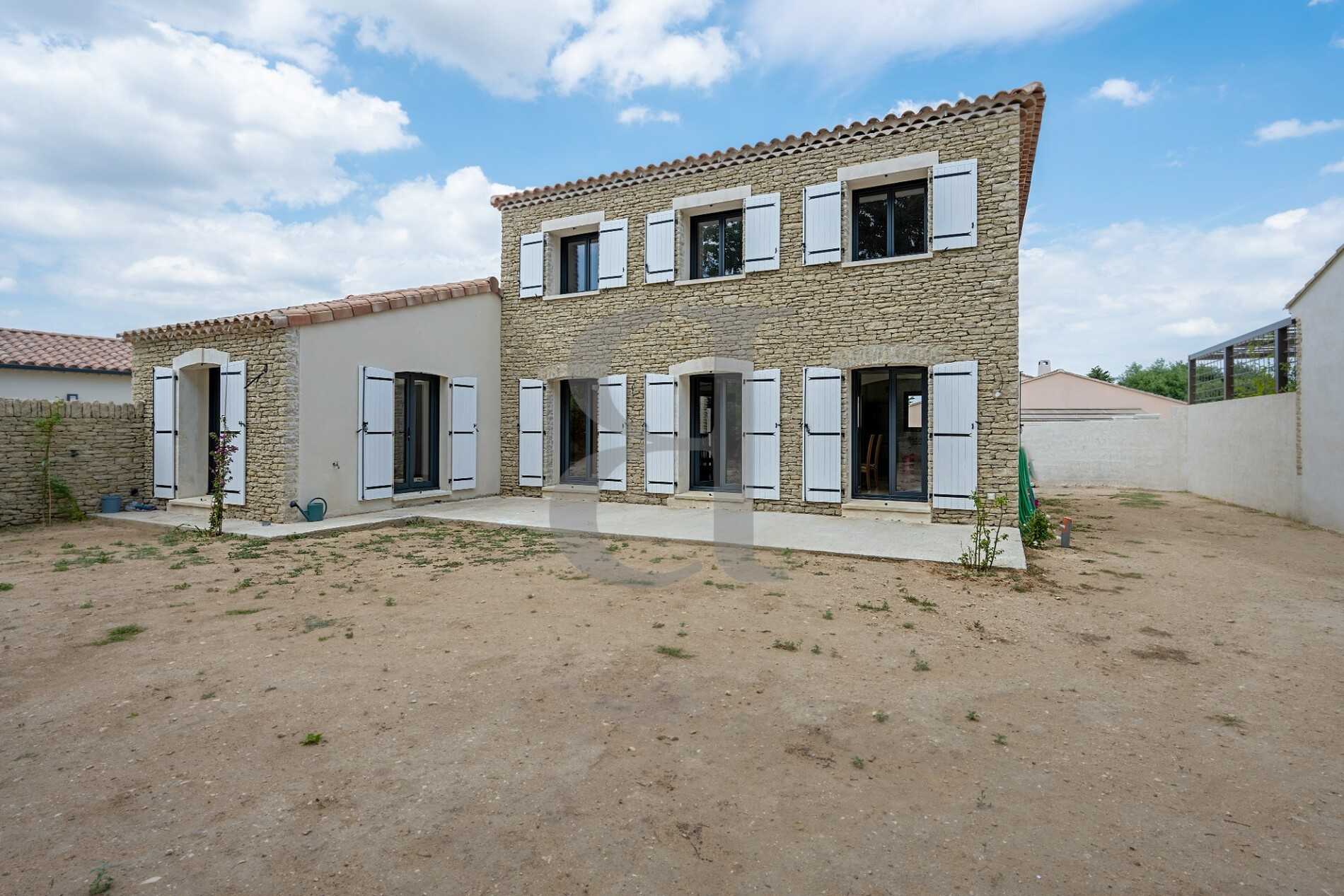 rumah dalam L'Isle-sur-la-Sorgue, Provence-Alpes-Côte d'Azur 10826380