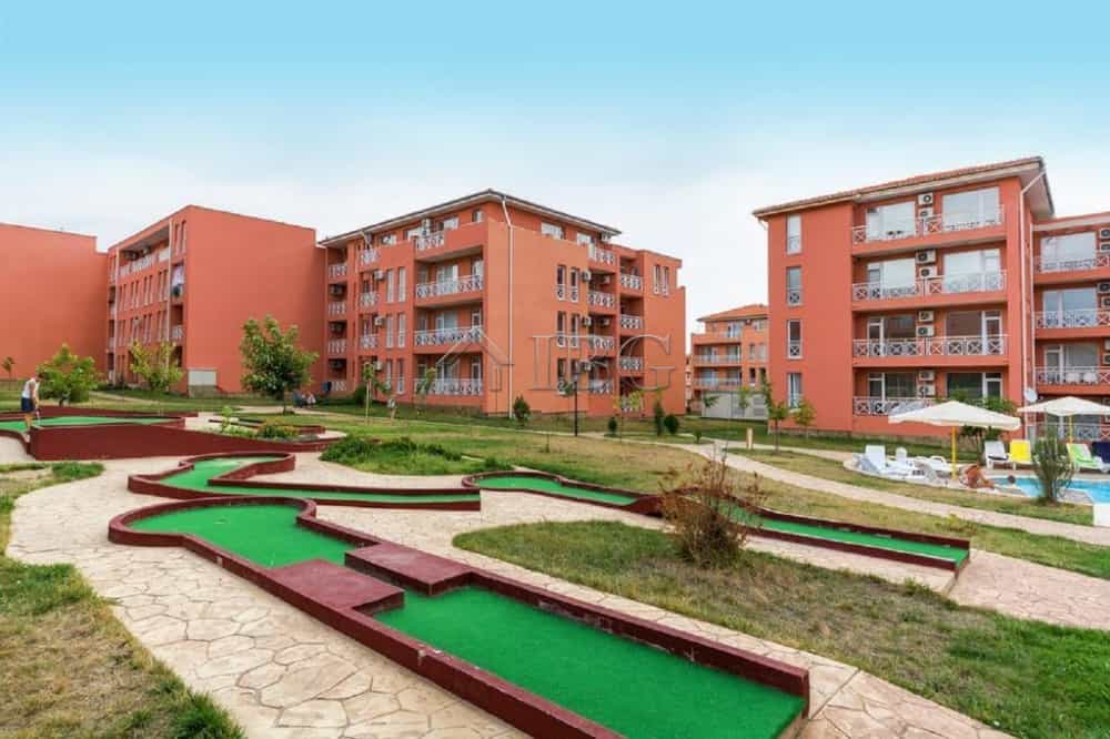 Condominium in Nesebar, Burgas 10826748