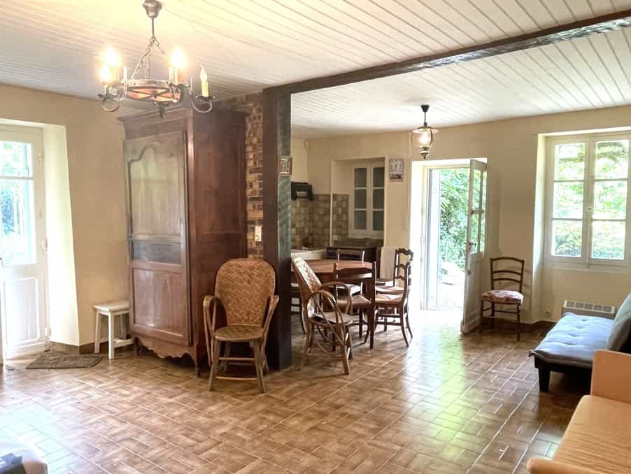 House in Bergerac, Nouvelle-Aquitaine 10827046