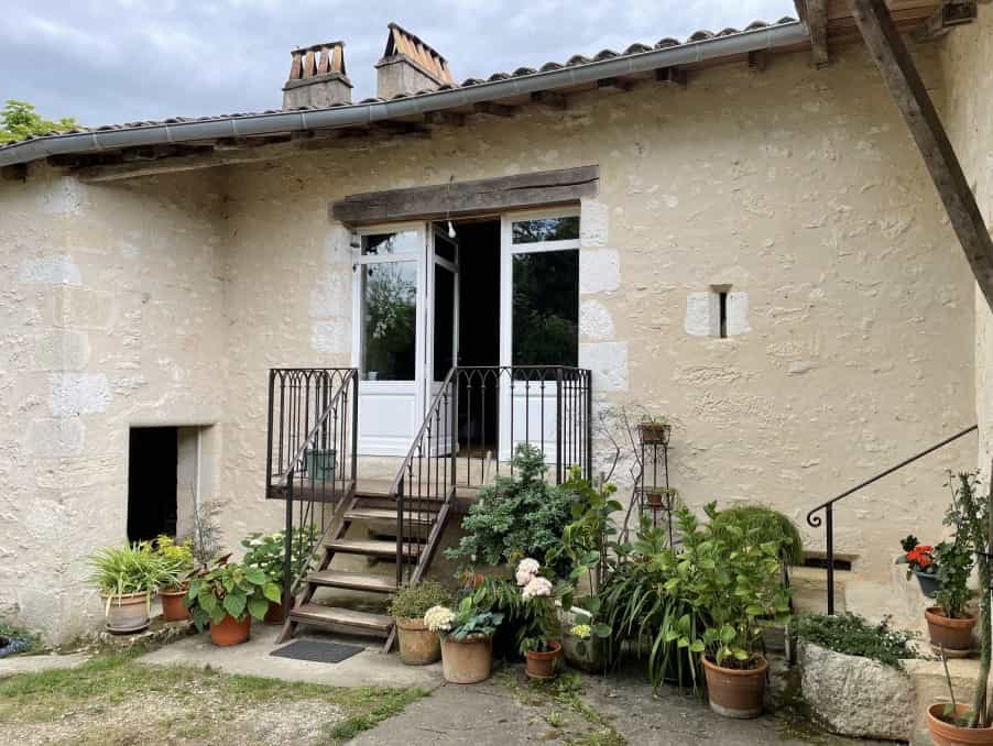 Будинок в Montcaret, Nouvelle-Aquitaine 10827052