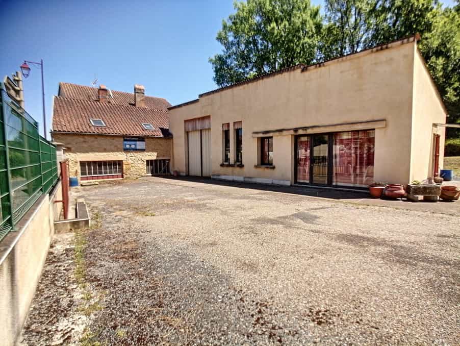 House in Meyrals, Nouvelle-Aquitaine 10827086