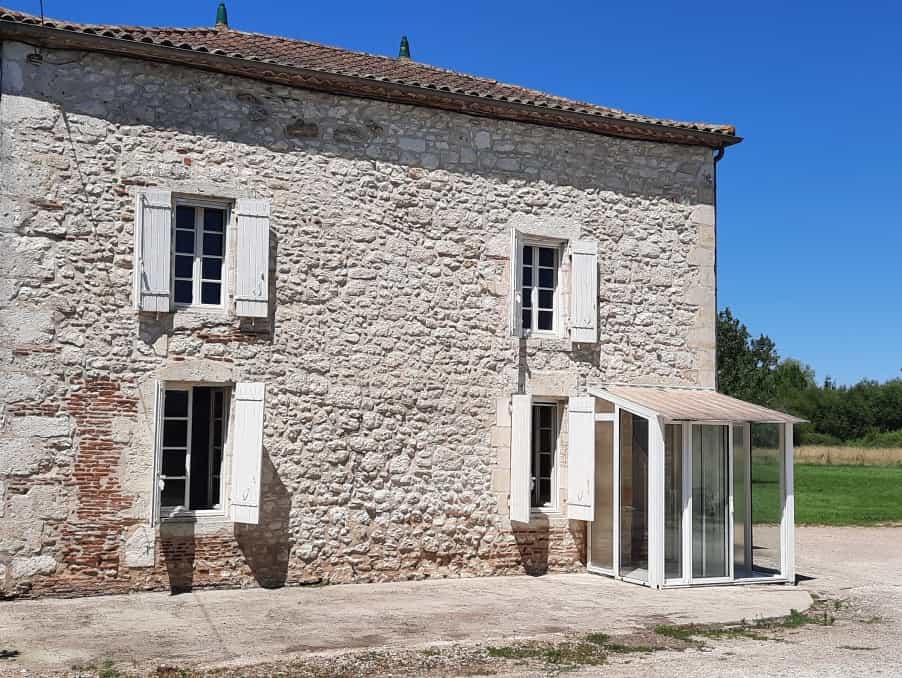 Будинок в Pineuilh, Nouvelle-Aquitaine 10827088