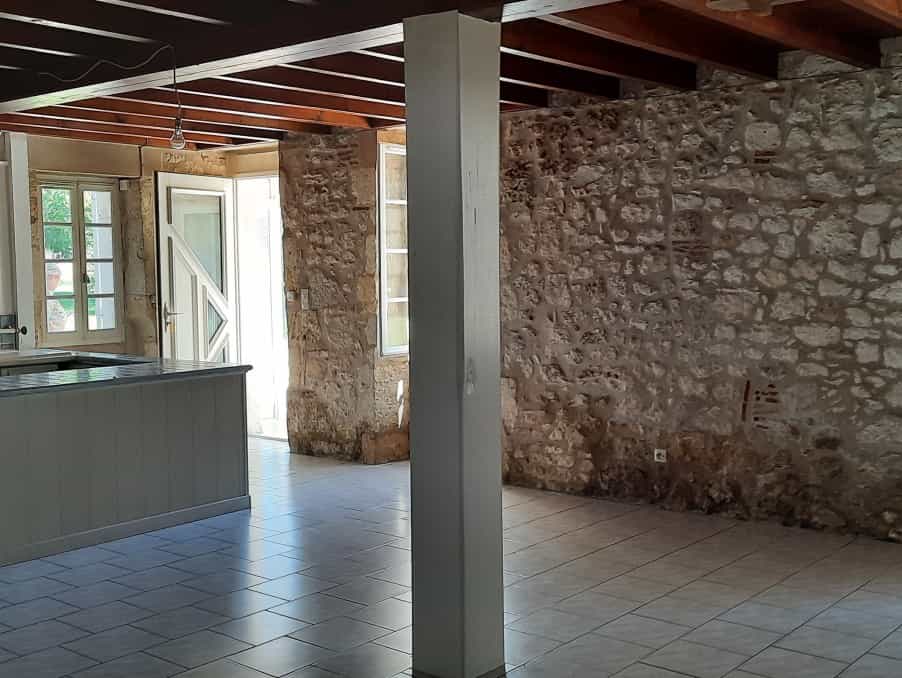 House in Pineuilh, Nouvelle-Aquitaine 10827088