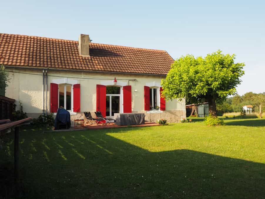 Rumah di Ginestet, Nouvelle-Aquitaine 10827135