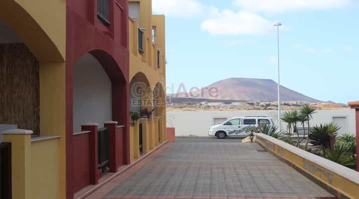 Condominium in La Oliva, Canary Islands 10827301