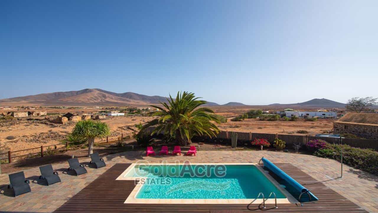 жилой дом в Triquivijate, Canarias 10827371