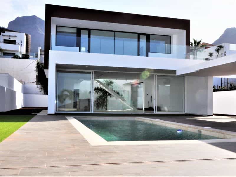 House in Adeje, Canary Islands 10827406