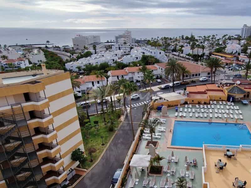 Condominium in Arona, Canarias 10827430