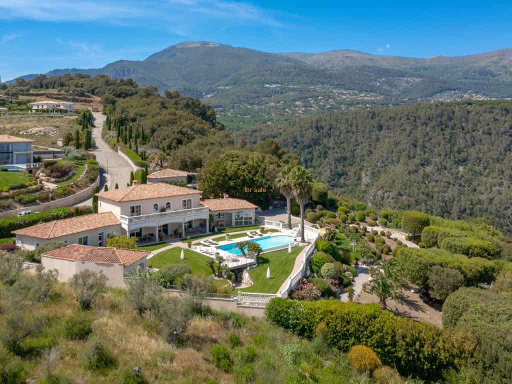Casa nel Roquefort-les-Pins, Provence-Alpes-Côte d'Azur 10827471