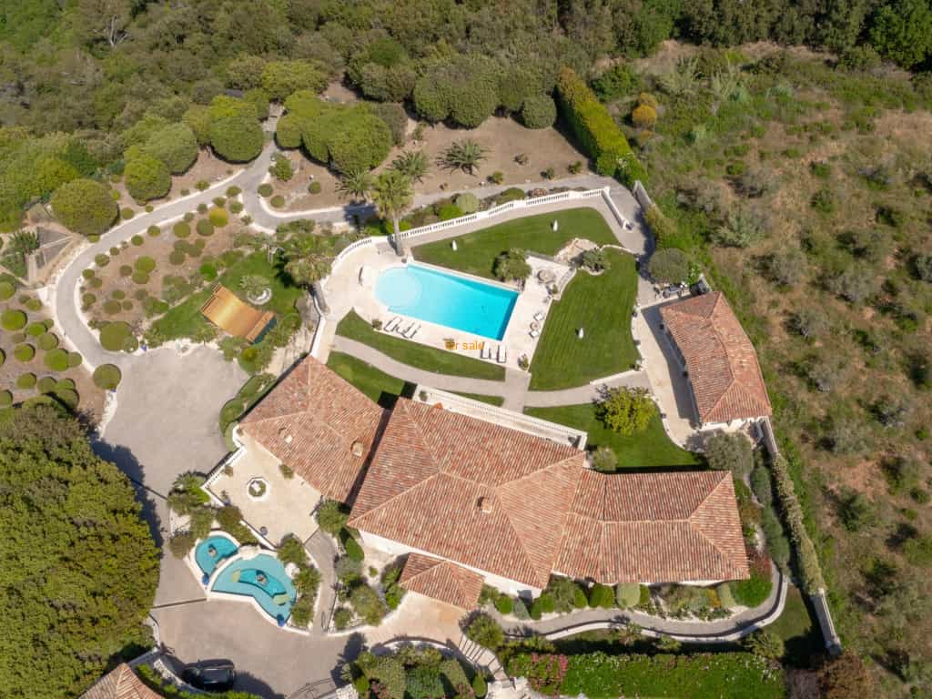 Rumah di Roquefort-les-Pins, Provence-Alpes-Côte d'Azur 10827471