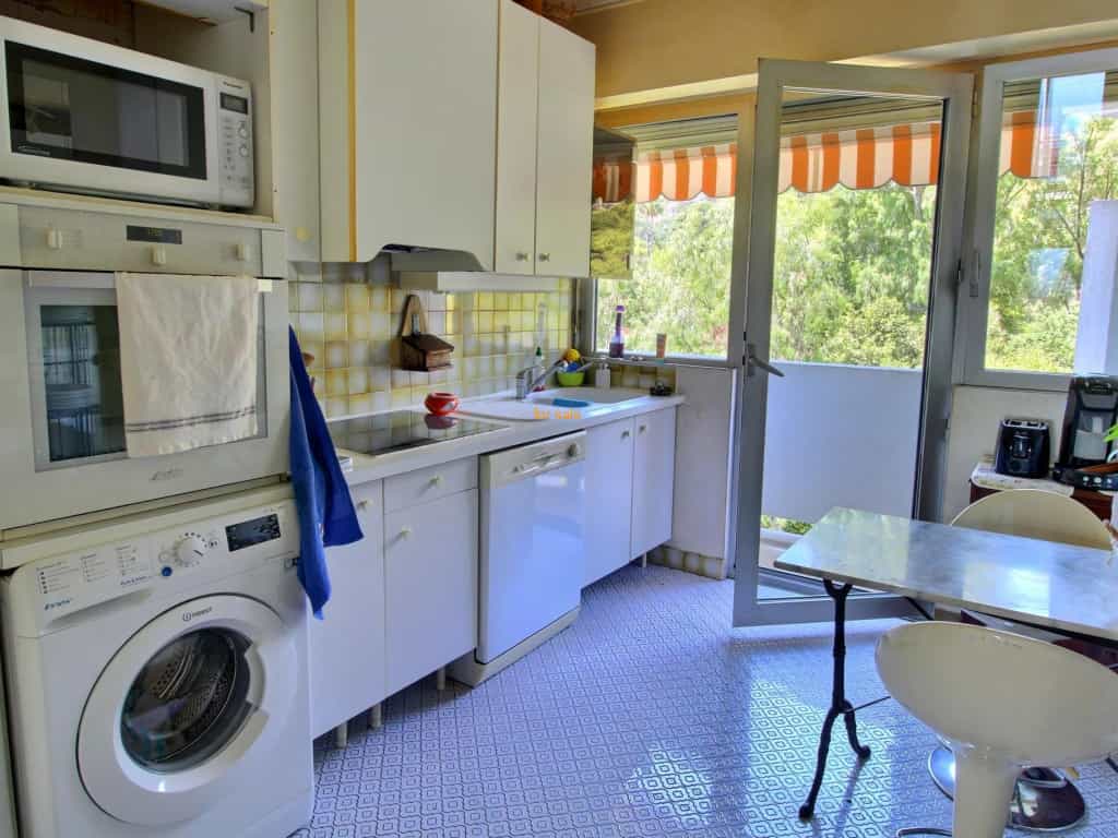 公寓 在 Vallauris, Provence-Alpes-Côte d'Azur 10827478