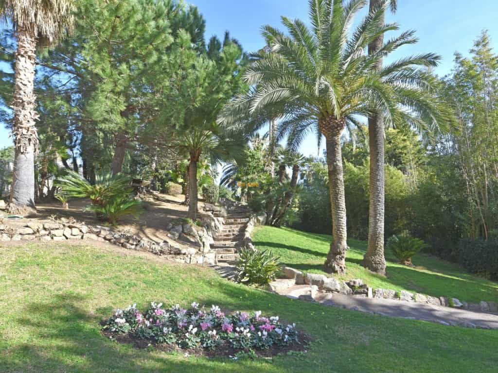 Condominio nel Golfe-Juan, Provence-Alpes-Cote d'Azur 10827478
