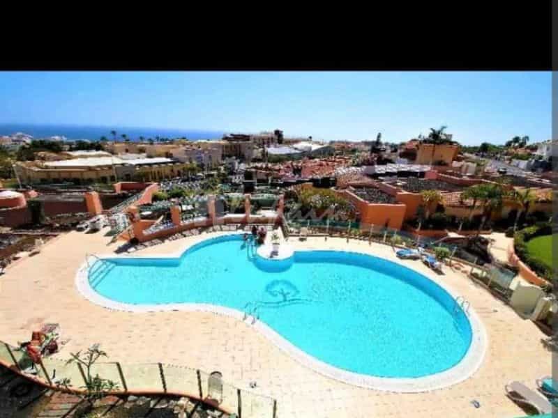 Condominium in Adeje, Canary Islands 10827510
