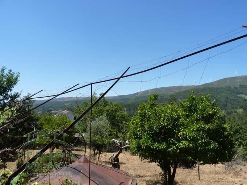 rumah dalam Castanheira de Pêra, Leiria District 10827602