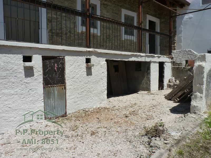 Talo sisään Castanheira de Pêra, Leiria District 10827602