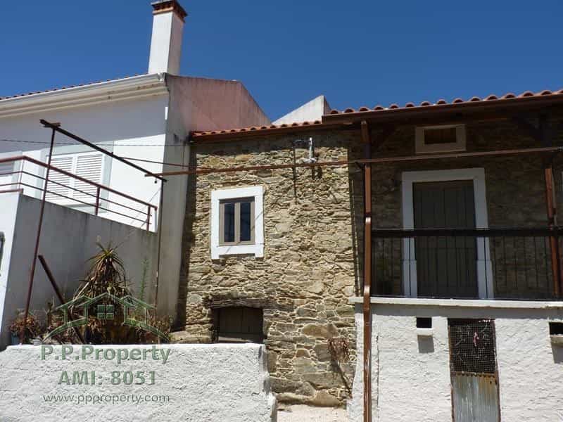 rumah dalam Castanheira de Pêra, Leiria District 10827602