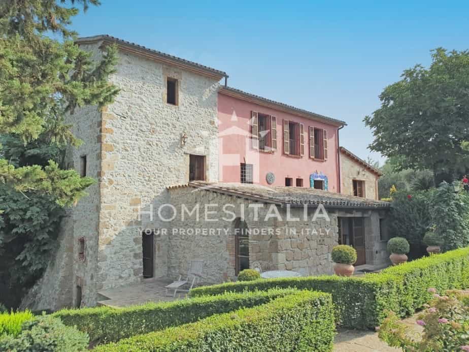 房子 在 Castiglione In Teverina, Lazio 10827685