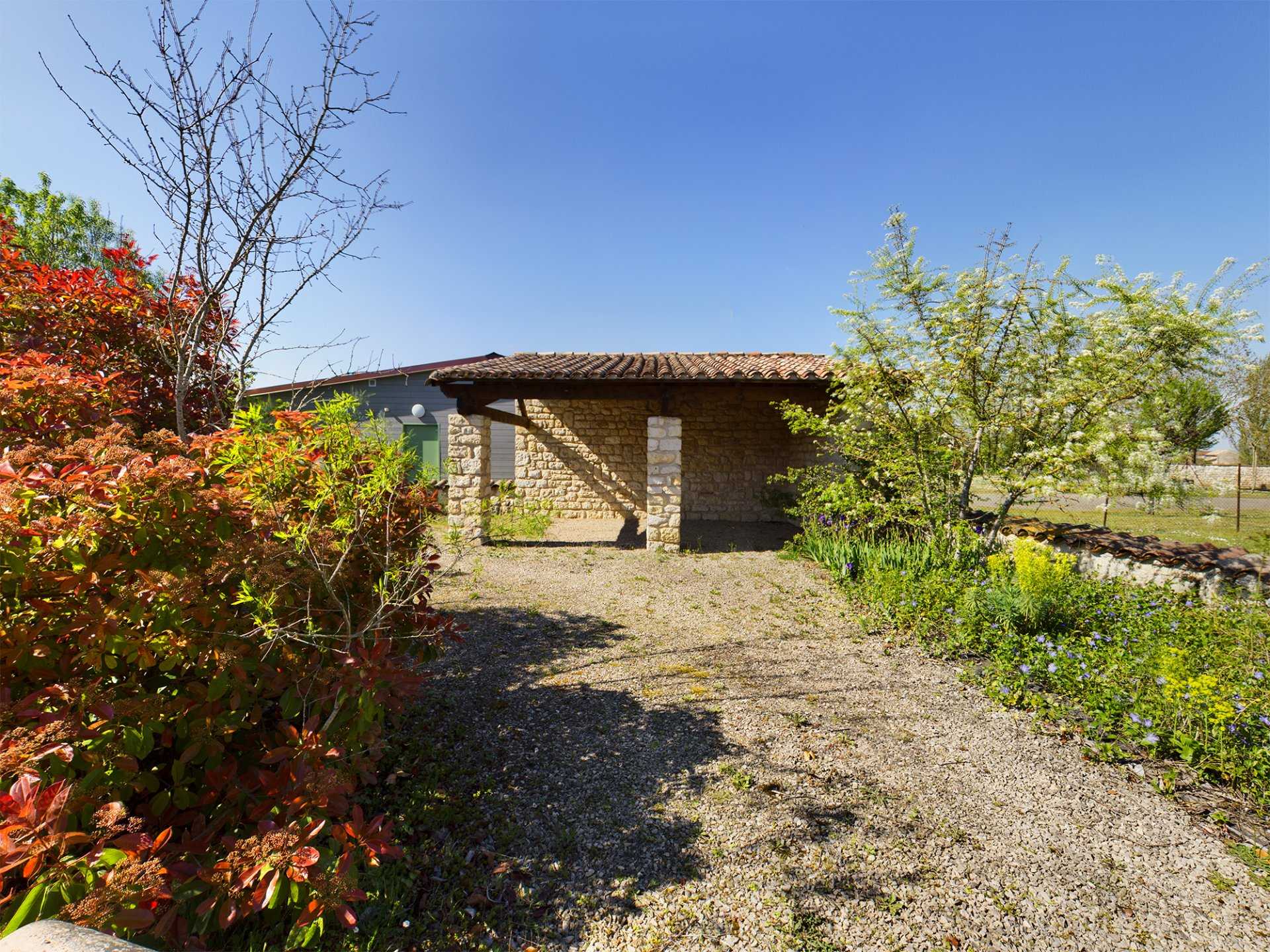 بيت في Cordes-sur-Ciel, Occitanie 10827728