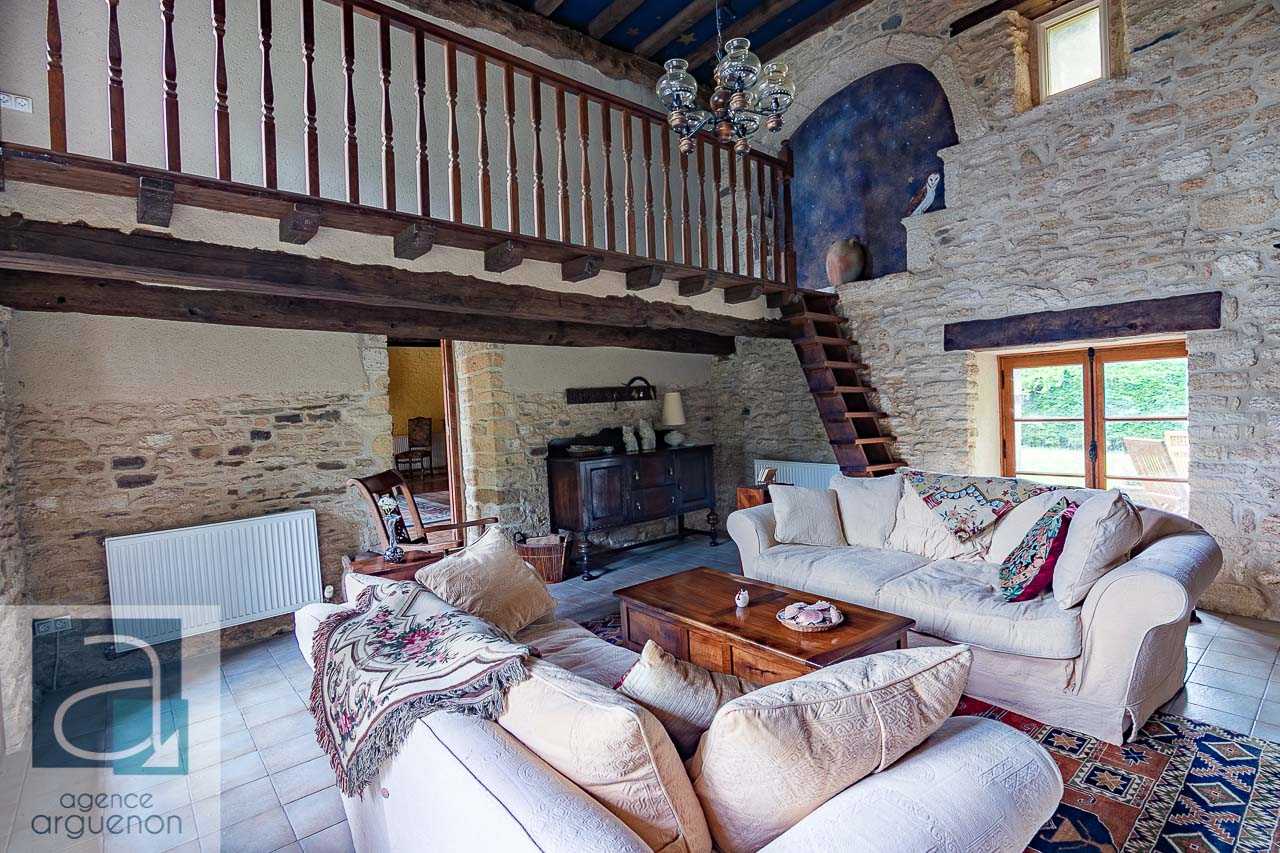 жилой дом в Évran, Brittany 10827755