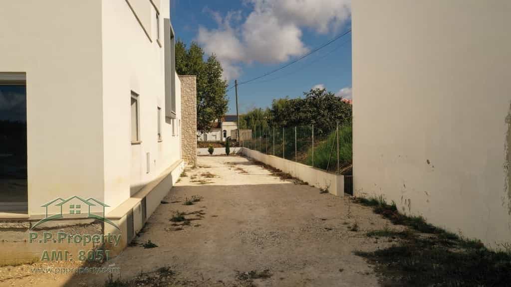 House in Caldas da Rainha, Leiria District 10827762