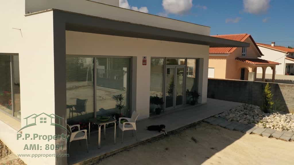 房子 在 Caldas da Rainha, Leiria District 10827762