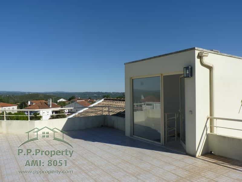 Dom w Figueiró Dos Vinhos, Leiria District 10827769