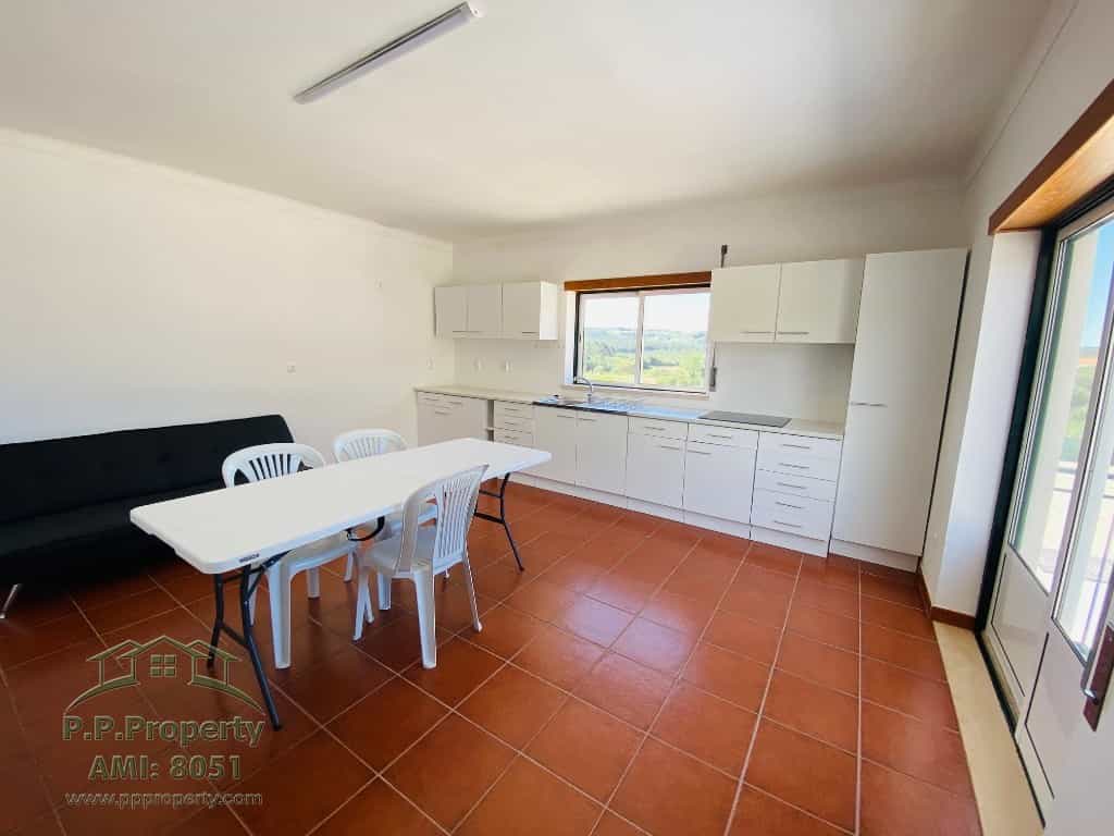 жилой дом в Alcobaça, Leiria District 10827875