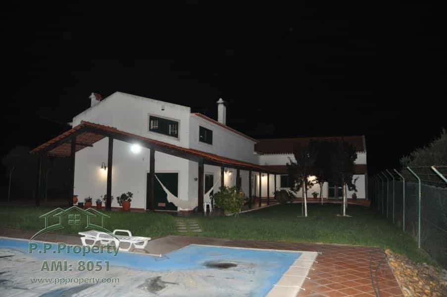 房子 在 Abrantes, Santarém District 10827908