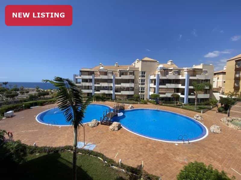 Condominium in Los Cristianos, Canarische eilanden 10827940
