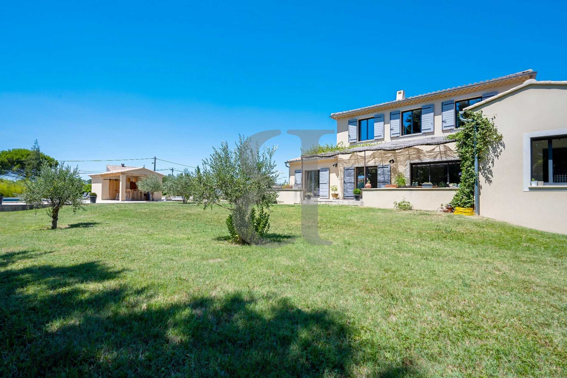 Rumah di Loriol-du-Comtat, Provence-Alpes-Cote d'Azur 10827962