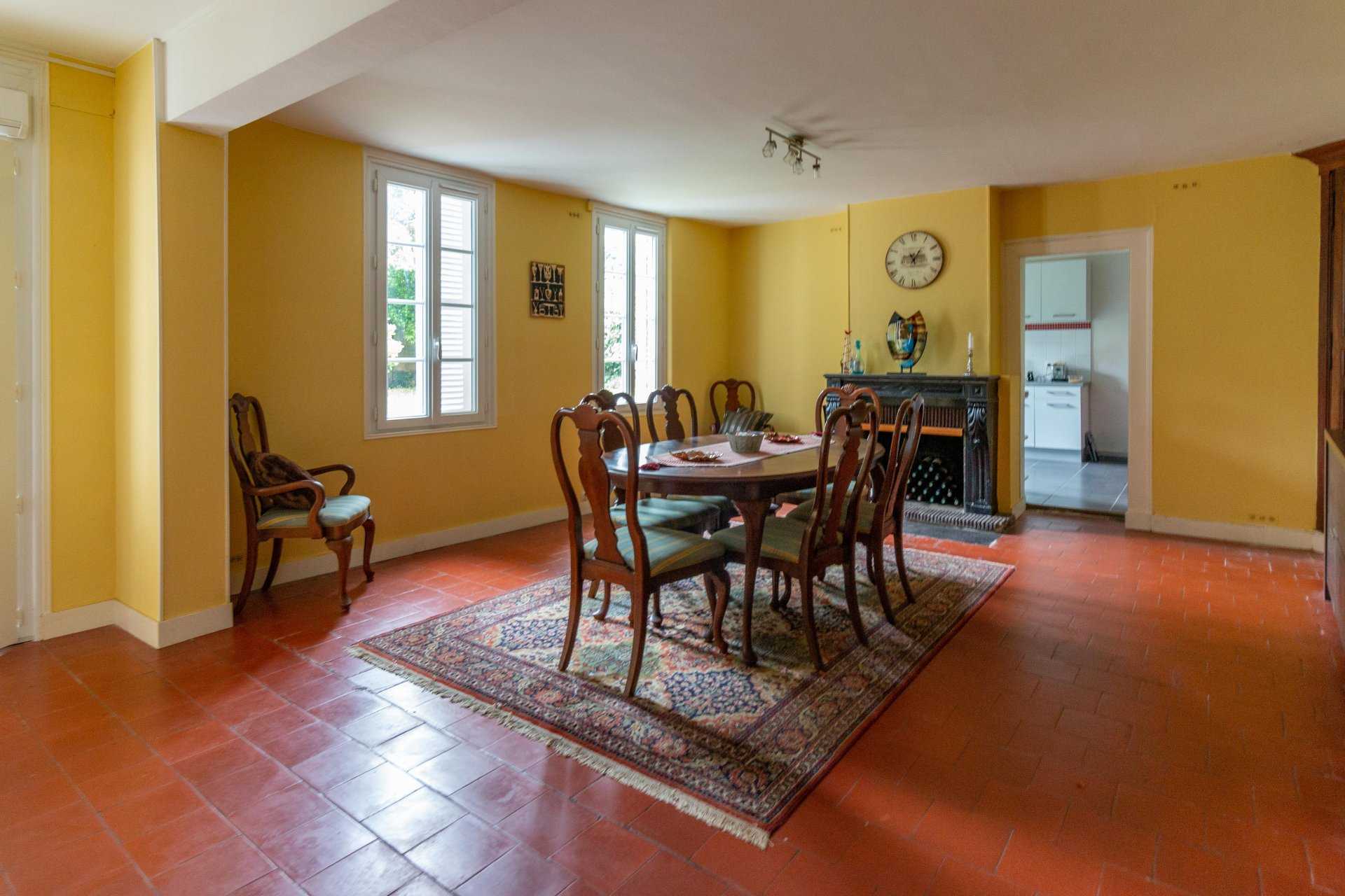 rumah dalam Jarnac, Nouvelle-Aquitaine 10828066