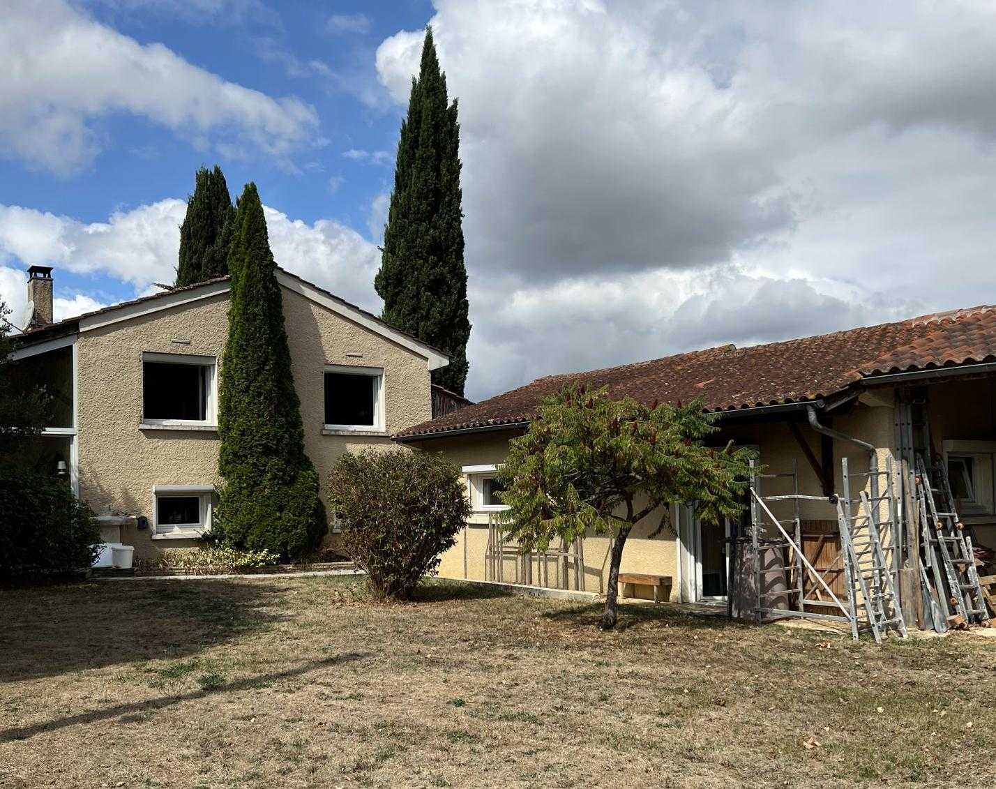 жилой дом в Mirande, Occitanie 10828071