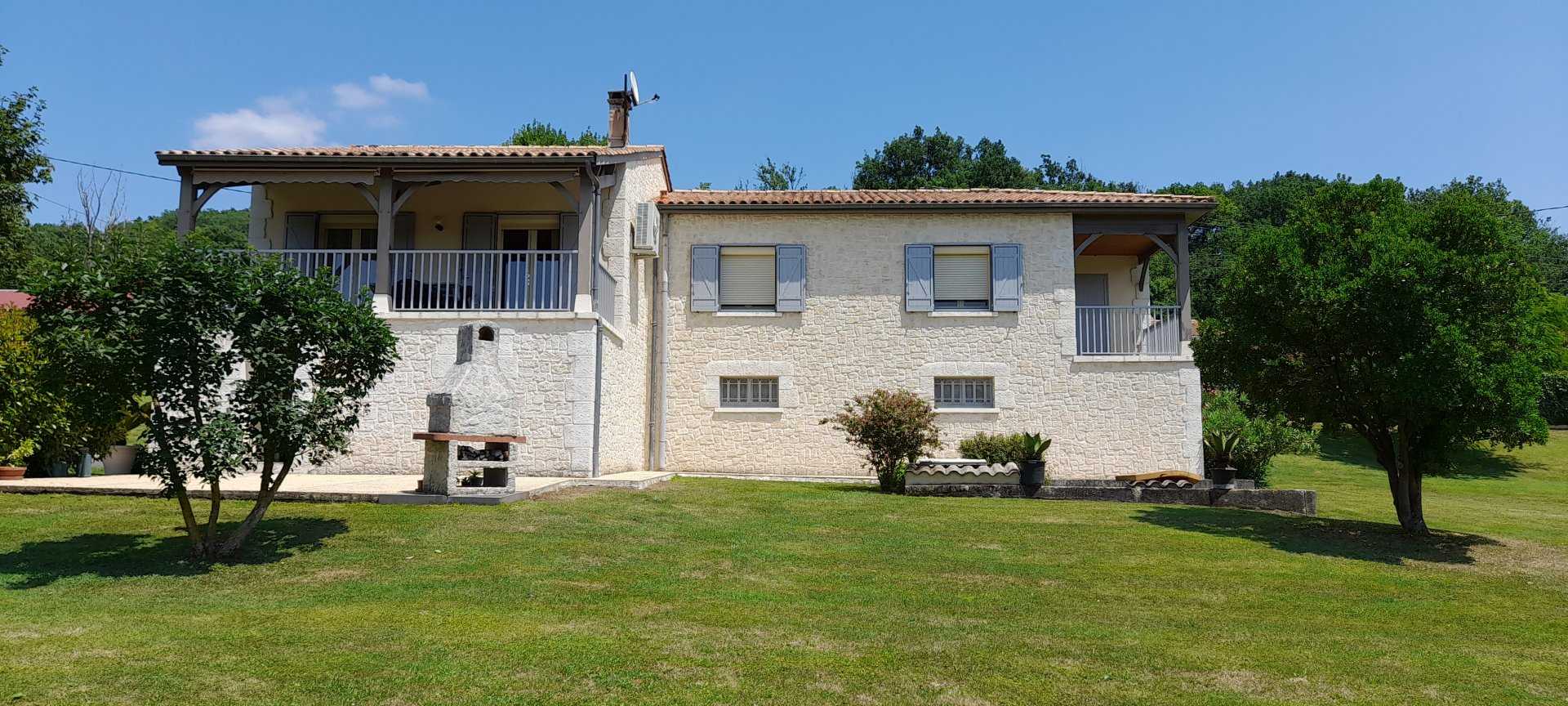 Casa nel Allez-et-Cazeneuve, Nouvelle-Aquitaine 10828078