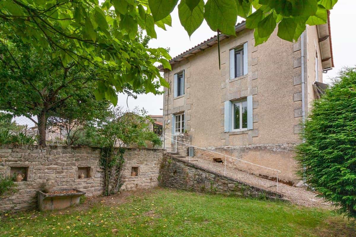 House in Luxe, Nouvelle-Aquitaine 10828096