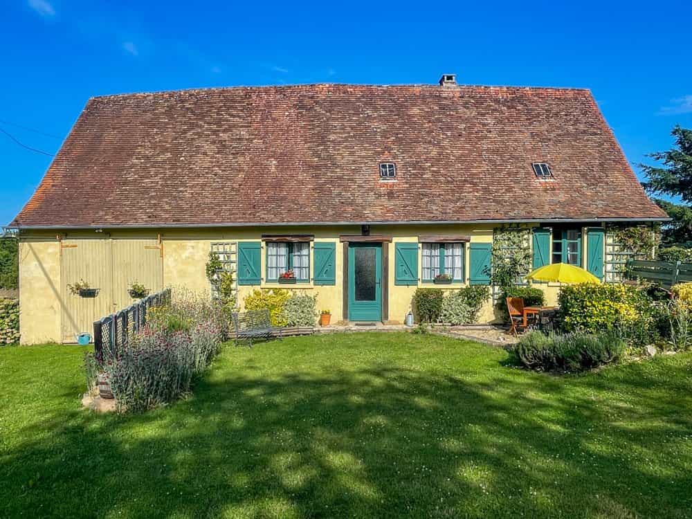 House in Saint-Priest-les-Fougeres, Nouvelle-Aquitaine 10828097