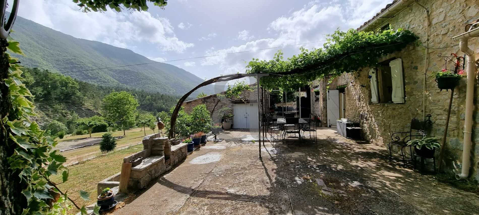Hus i Sisteron, Provence-Alpes-Cote d'Azur 10828154