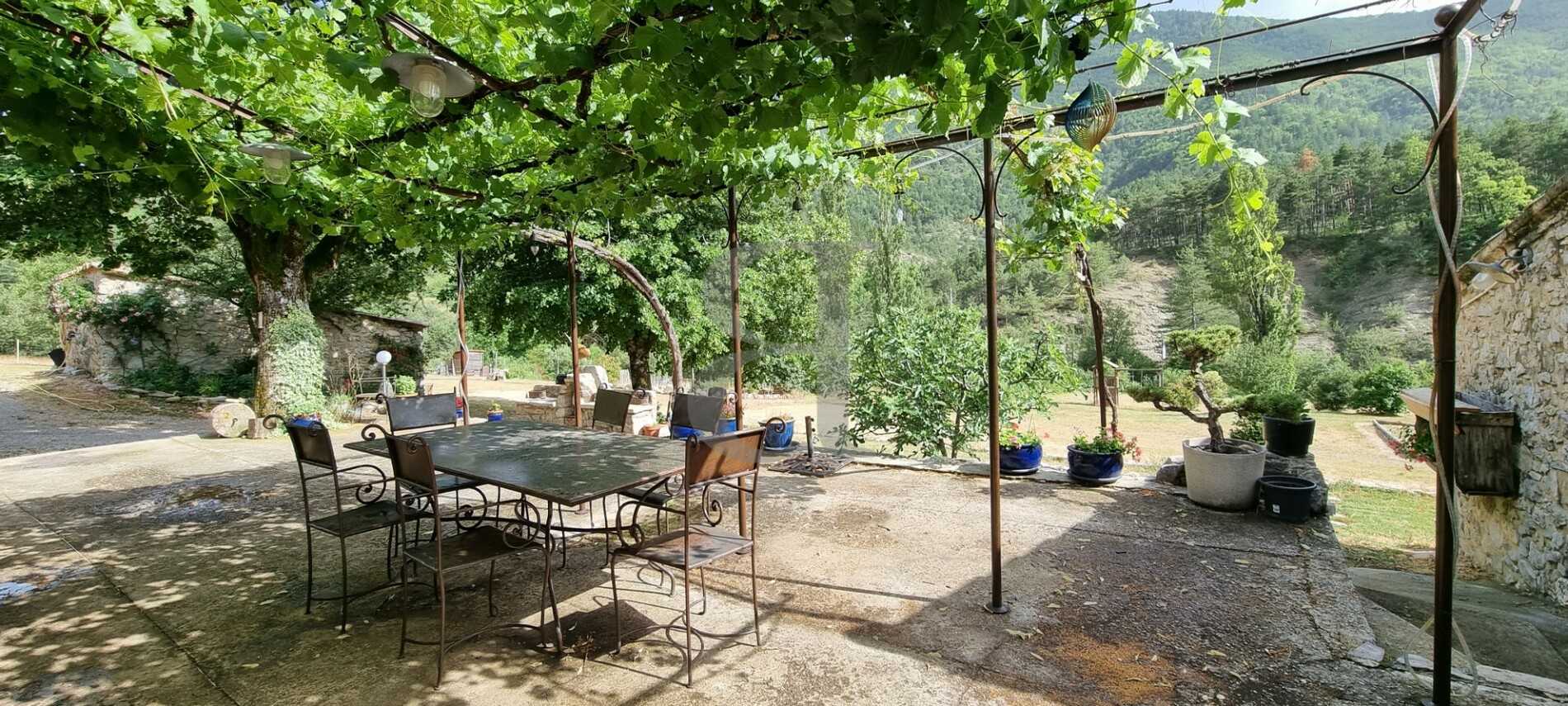 Talo sisään Sisteron, Provence-Alpes-Cote d'Azur 10828154