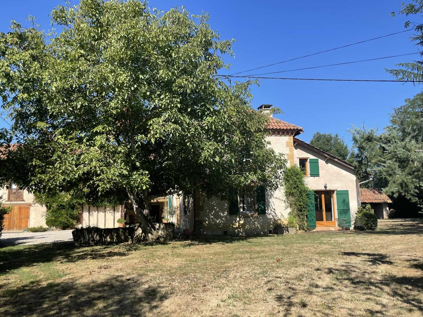 房子 在 Castelnau-Magnoac, Occitanie 10828160