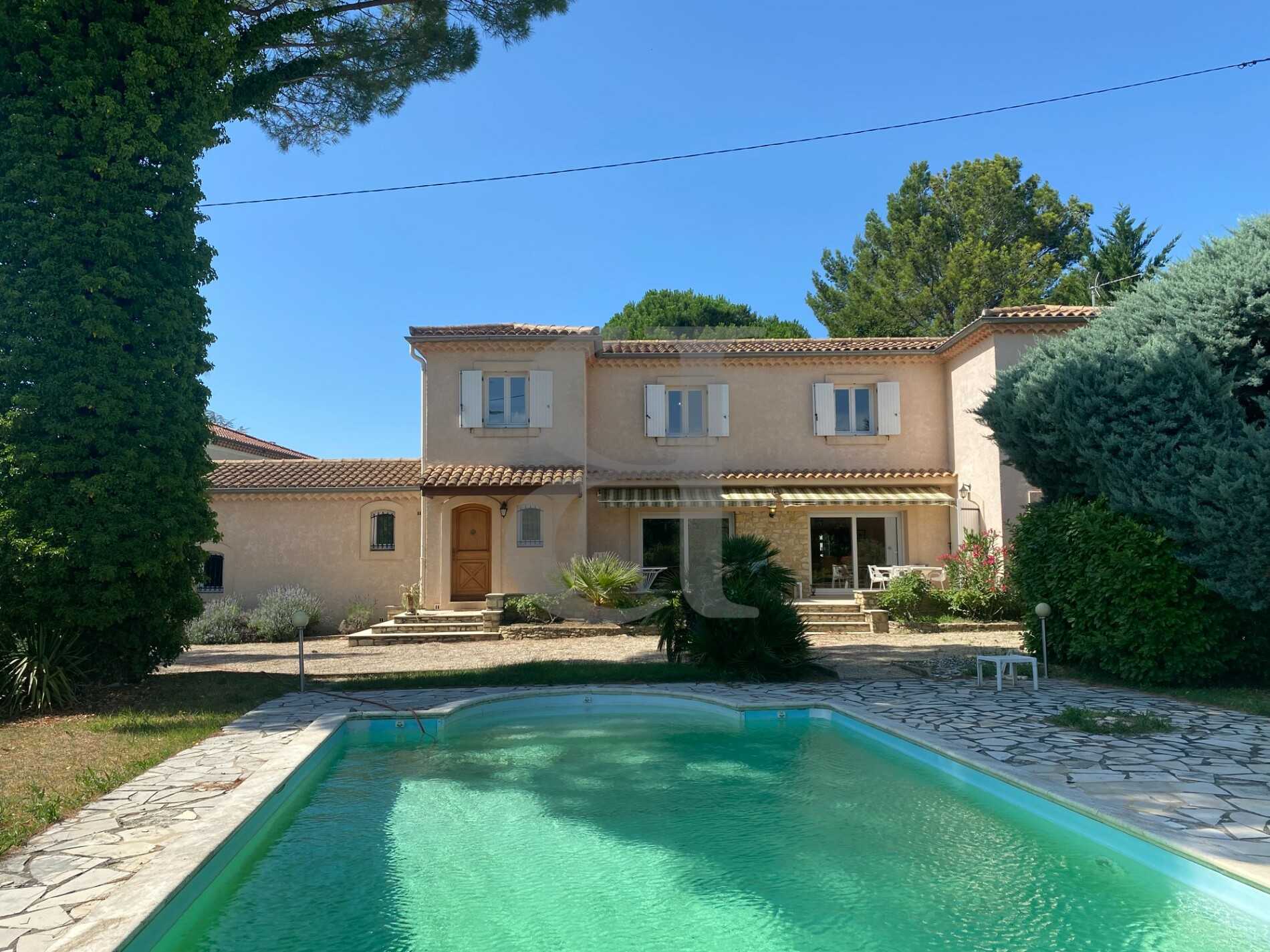 房子 在 Valréas, Provence-Alpes-Côte d'Azur 10828169