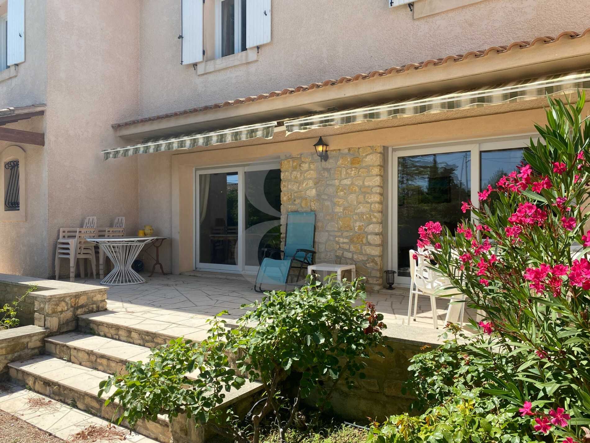 casa no Valréas, Provence-Alpes-Côte d'Azur 10828169