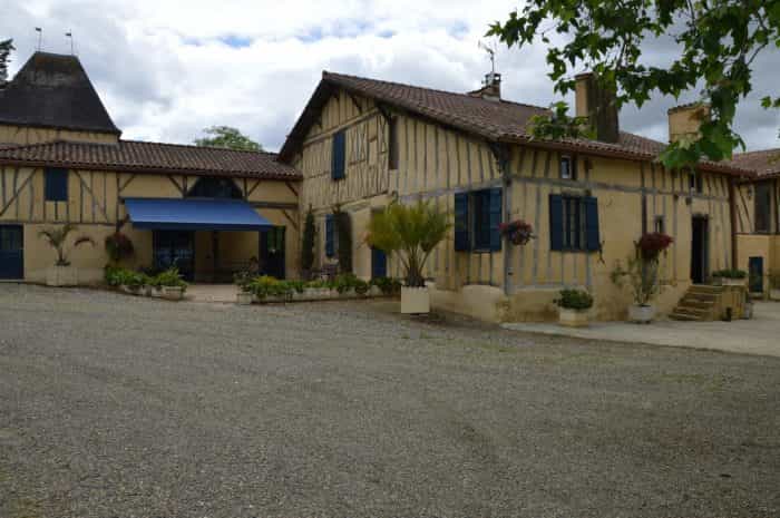 Residential in Aignan, Occitanie 10828174
