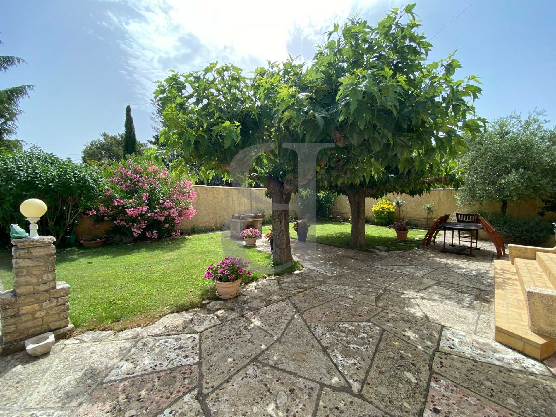 Huis in Robion, Provence-Alpes-Côte d'Azur 10828176
