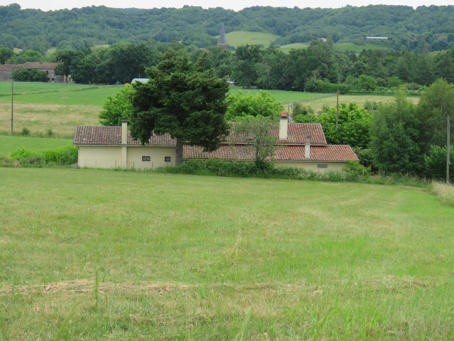 房子 在 Castelnau-Magnoac, Occitanie 10828199