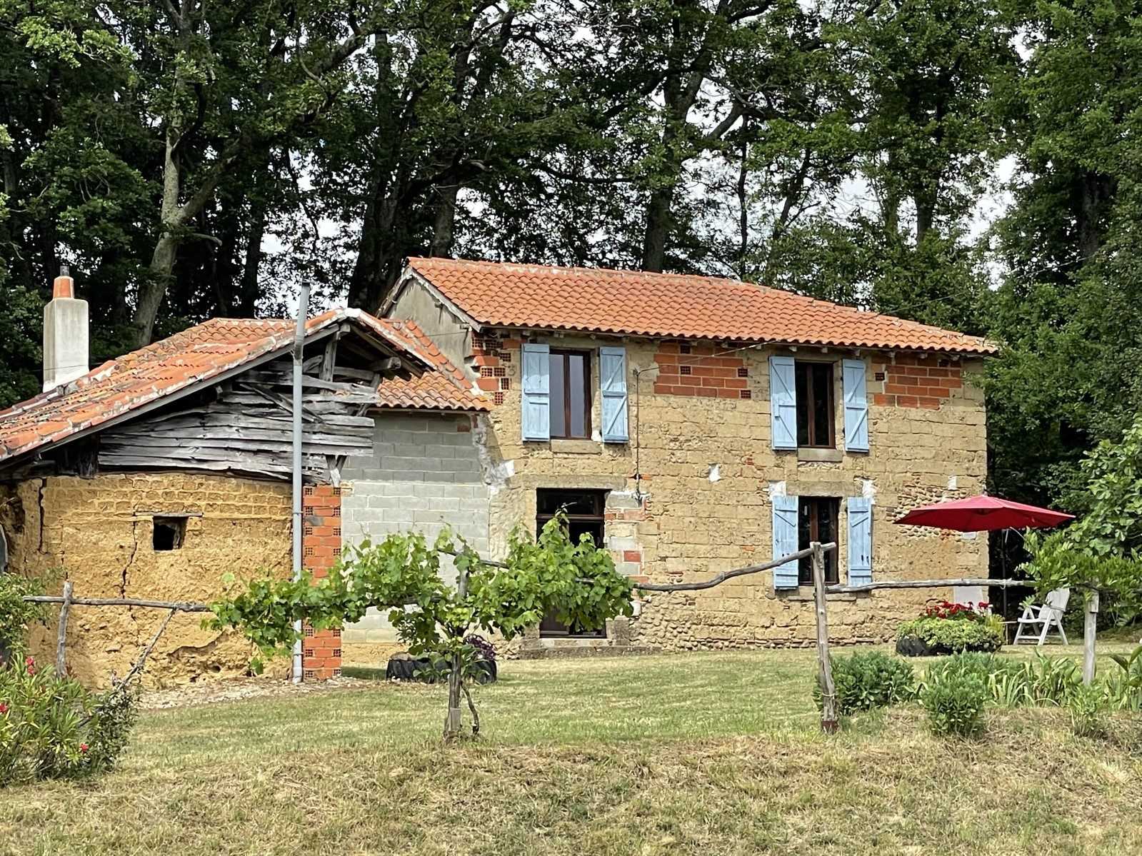 房子 在 Miélan, Occitanie 10828223
